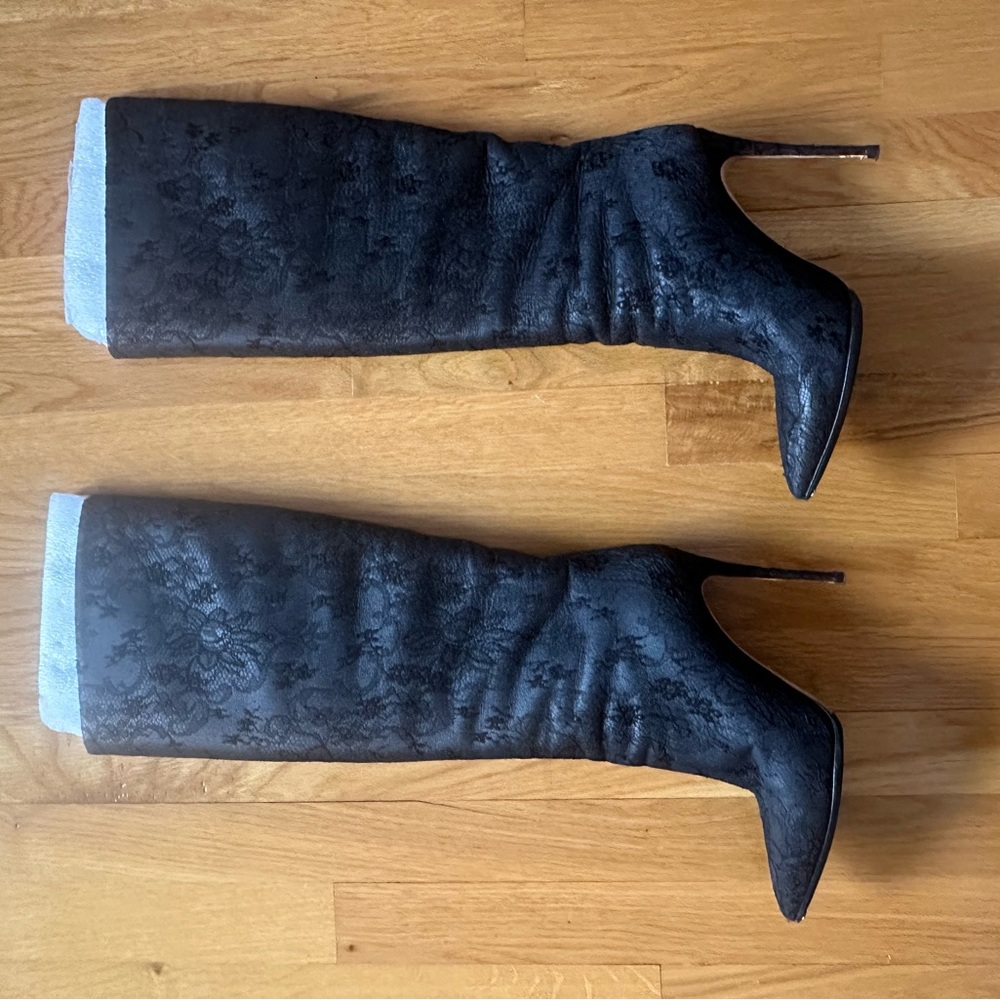 Dolce & Gabbana lace tube boots. Black/ Size 39.5